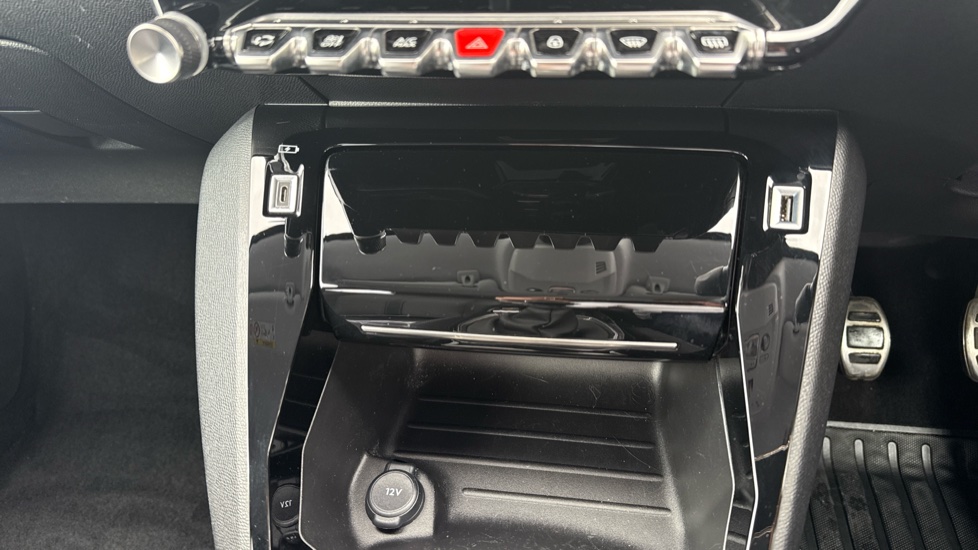 Peugeot 208 1.2 PureTech 100 Allure Premium + 5dr Petrol Hatchback - Image 37