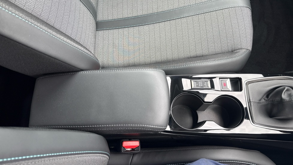 Peugeot 208 1.2 PureTech 100 Allure Premium + 5dr Petrol Hatchback - Image 38