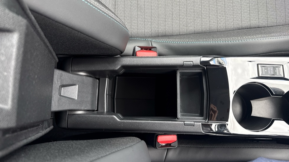 Peugeot 208 1.2 PureTech 100 Allure Premium + 5dr Petrol Hatchback - Image 39