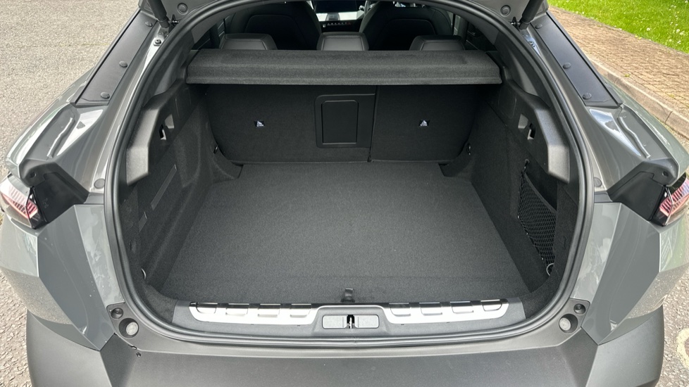 Peugeot 408 1.2 Hybrid 145 GT Premium 5dr e-DSC6 Petrol Hatchback - Image 4