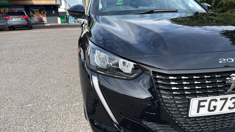 Peugeot 208 1.2 PureTech 100 Allure Premium + 5dr Petrol Hatchback - Image 22