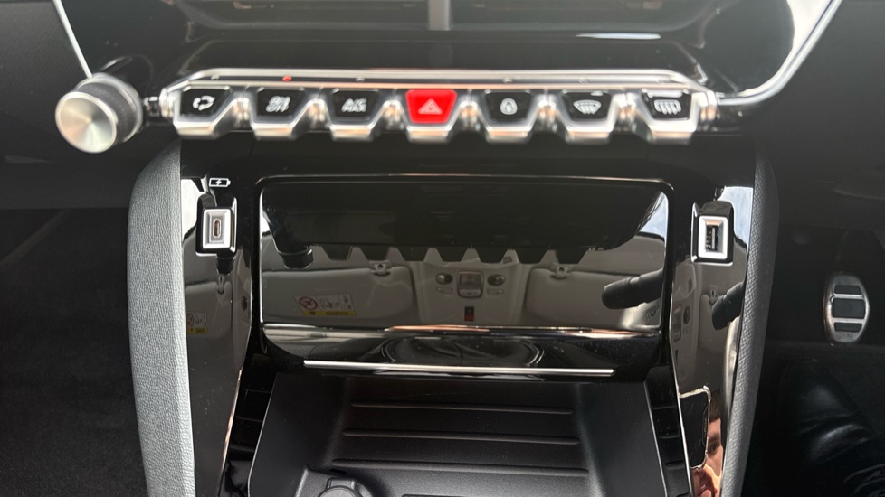 Peugeot 208 1.2 PureTech 100 Allure Premium + 5dr Petrol Hatchback - Image 33
