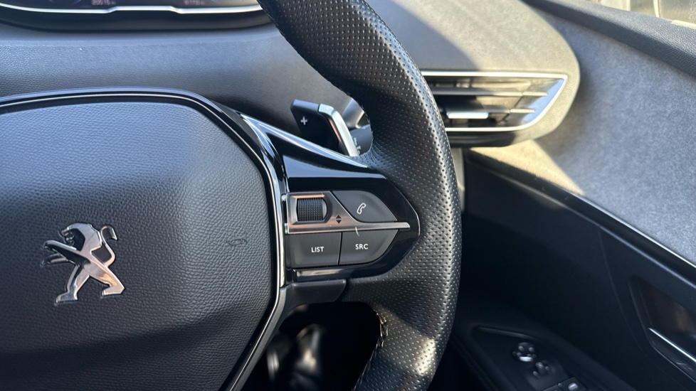 Peugeot 3008 1.2 PureTech GT 5dr EAT8 Petrol Estate - Image 32