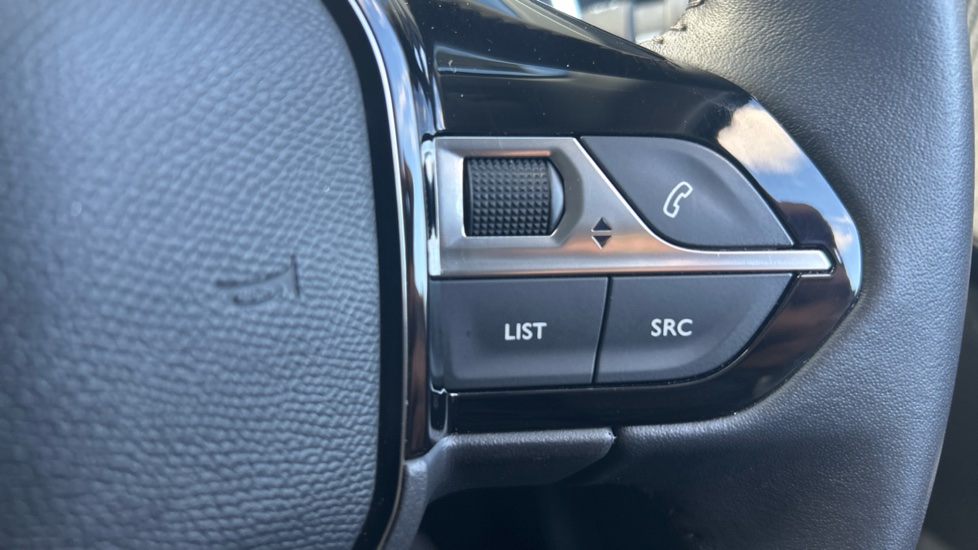 Peugeot 208 1.2 PureTech 100 Active Premium + 5dr EAT8 Petrol Hatchback - Image 30