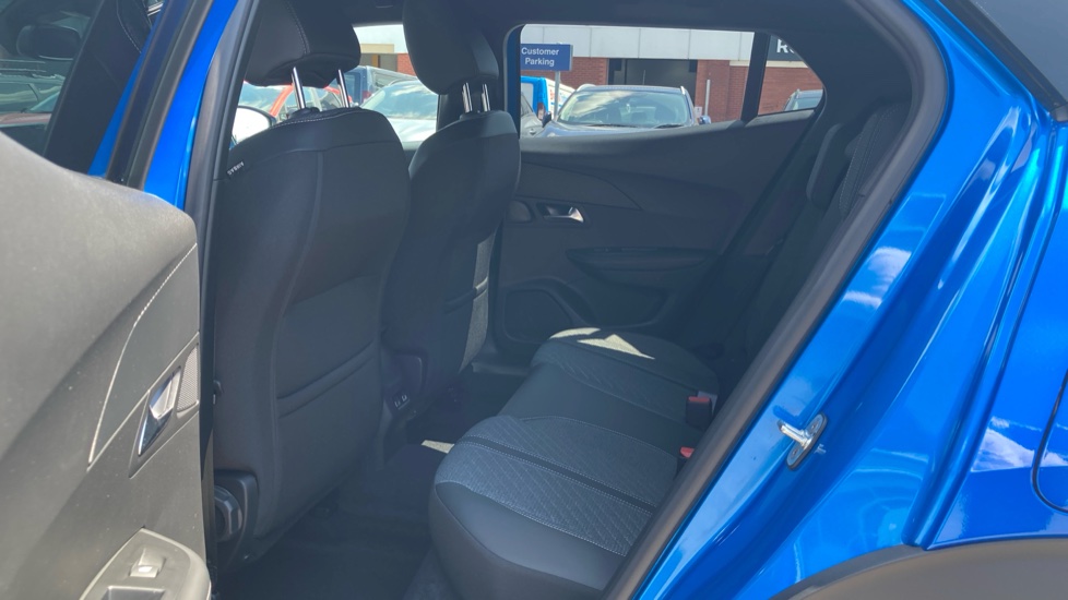 Peugeot 2008 1.2 PureTech 130 Allure 5dr Petrol Estate - Image 16