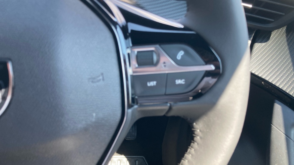 Peugeot 2008 1.2 PureTech 130 Allure 5dr Petrol Estate - Image 36