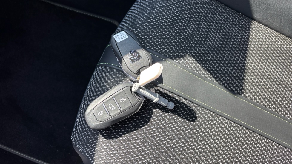 Peugeot 208 1.2 PureTech 100 GT 5dr Petrol Hatchback - Image 20