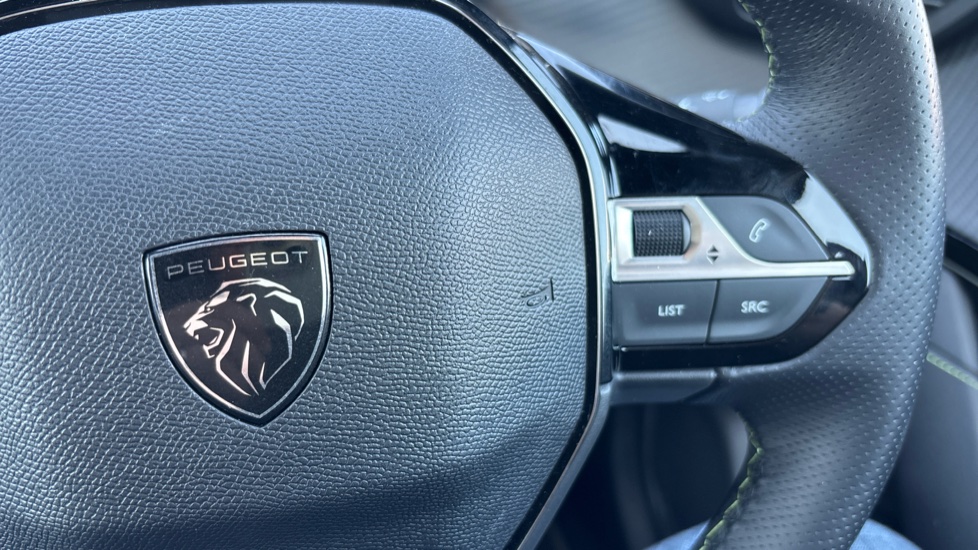 Peugeot 208 1.2 PureTech 100 GT 5dr Petrol Hatchback - Image 32