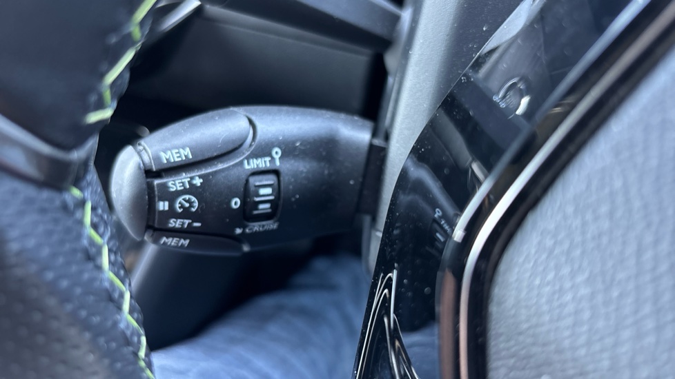 Peugeot 208 1.2 PureTech 100 GT 5dr Petrol Hatchback - Image 36