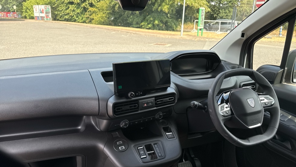 Peugeot Partner Xl Diesel 1.5 BlueHDi 130 Professional Plus Van EAT8 - Image 10