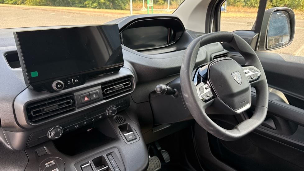 Peugeot Partner Xl Diesel 1.5 BlueHDi 130 Professional Plus Van EAT8 - Image 11