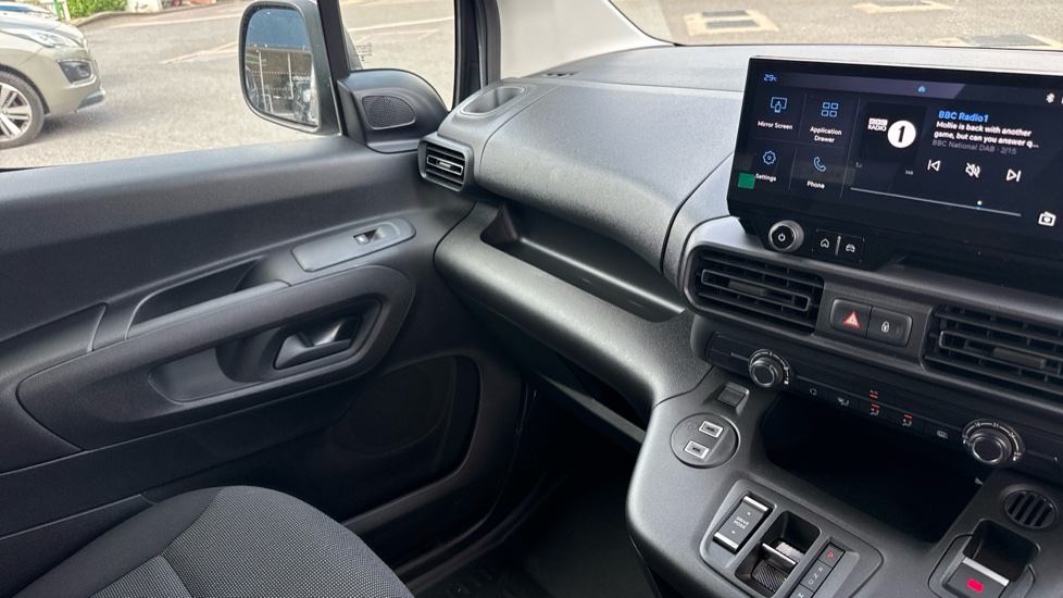 Peugeot Partner Xl Diesel 1.5 BlueHDi 130 Professional Plus Van EAT8 - Image 14