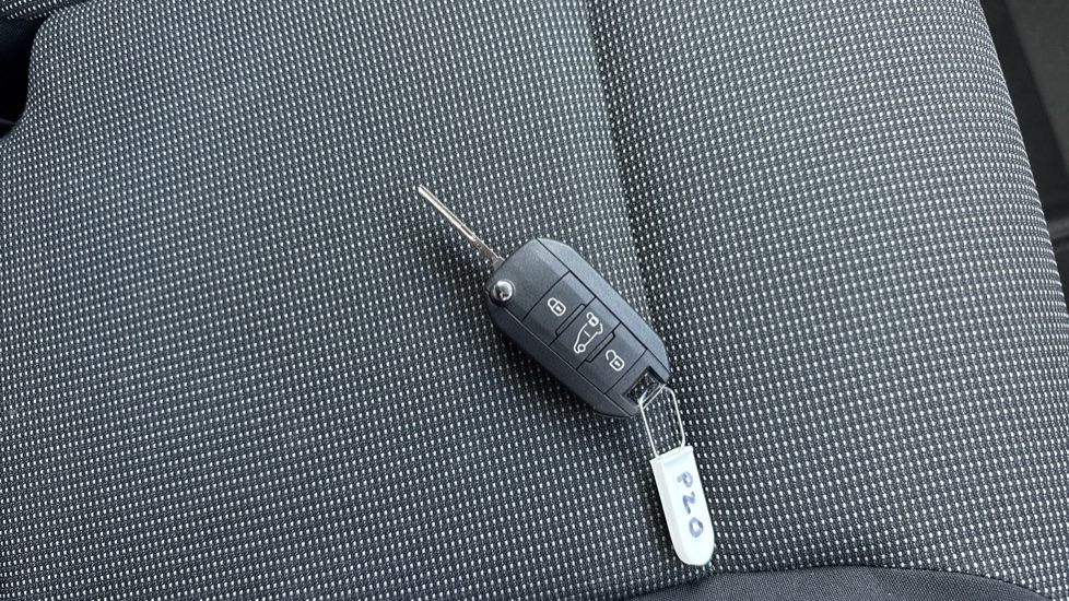 Peugeot Partner Xl Diesel 1.5 BlueHDi 130 Professional Plus Van EAT8 - Image 20