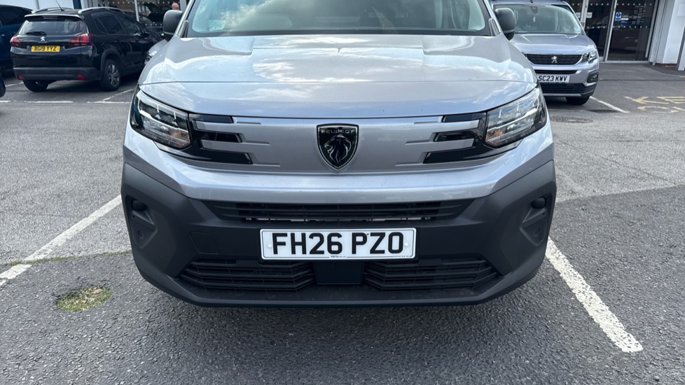Peugeot Partner Xl Diesel 1.5 BlueHDi 130 Professional Plus Van EAT8 - Image 21