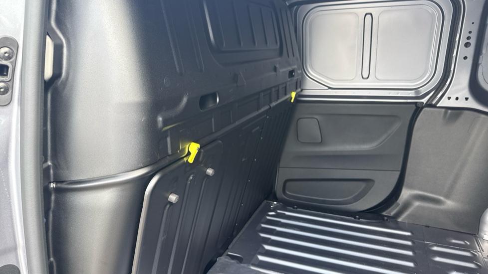 Peugeot Partner Xl Diesel 1.5 BlueHDi 130 Professional Plus Van EAT8 - Image 25