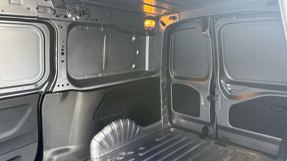 Peugeot Partner Xl Diesel 1.5 BlueHDi 130 Professional Plus Van EAT8 - Image 26