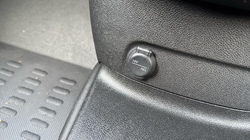 Peugeot Partner Xl Diesel 1.5 BlueHDi 130 Professional Plus Van EAT8 - Image 29