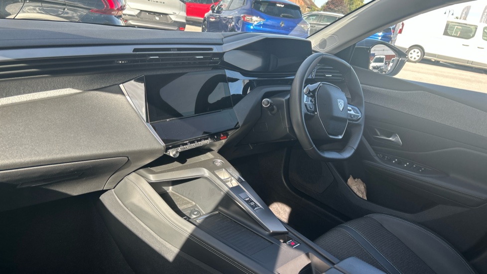 Peugeot 308 1.2 PureTech Allure Premium 5dr EAT8 Petrol Hatchback - Image 9