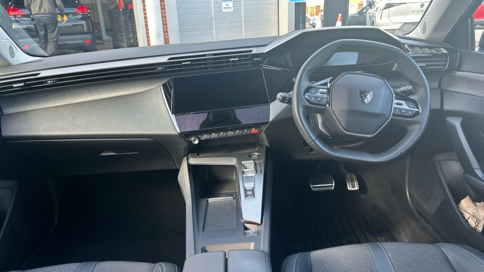 Peugeot 308 1.2 PureTech Allure Premium 5dr EAT8 Petrol Hatchback - Image 10