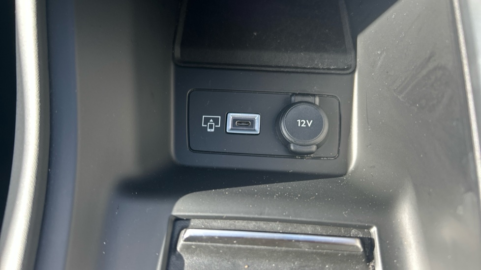 Peugeot 308 1.2 PureTech Allure Premium 5dr EAT8 Petrol Hatchback - Image 26
