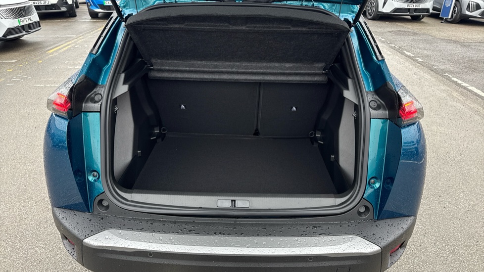 Peugeot 2008 1.2 PureTech Allure 5dr Petrol Estate - Image 4