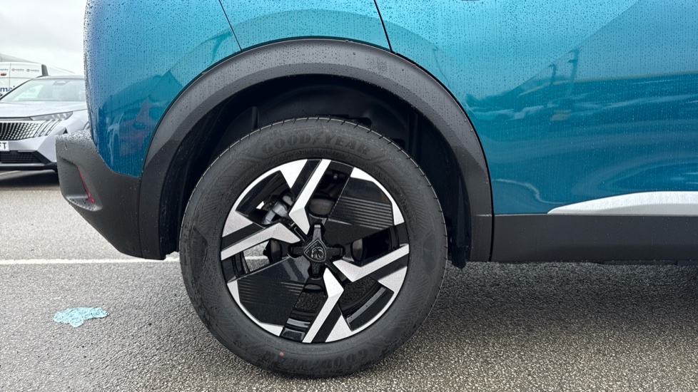 Peugeot 2008 1.2 PureTech Allure 5dr Petrol Estate - Image 7