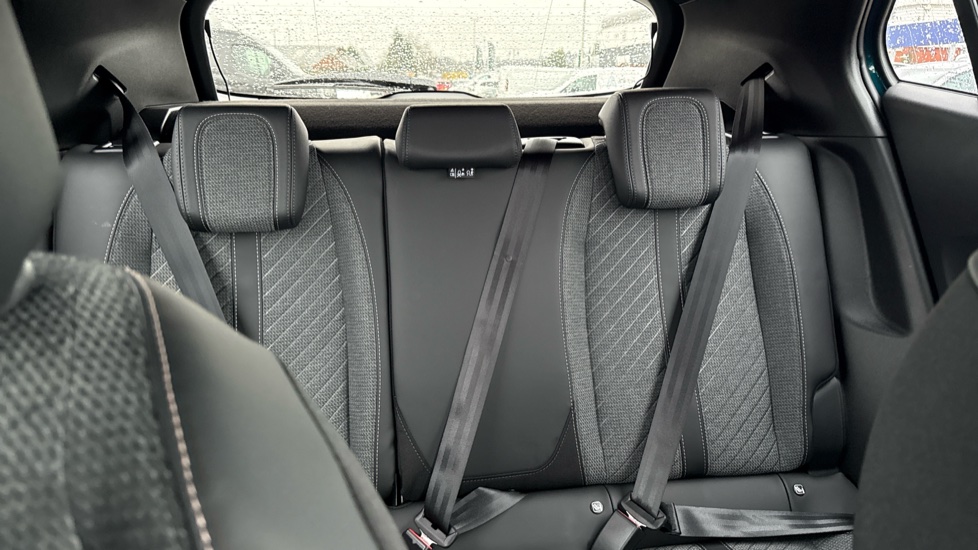 Peugeot 2008 1.2 PureTech Allure 5dr Petrol Estate - Image 15
