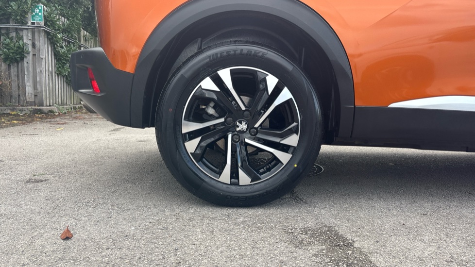Peugeot 2008 1.2 PureTech Allure 5dr Petrol Estate - Image 7