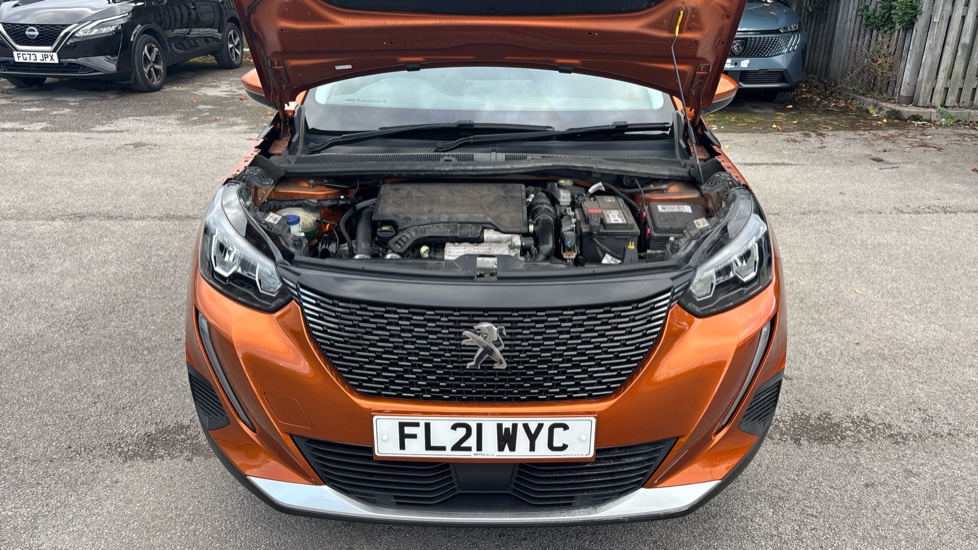 Peugeot 2008 1.2 PureTech Allure 5dr Petrol Estate - Image 8
