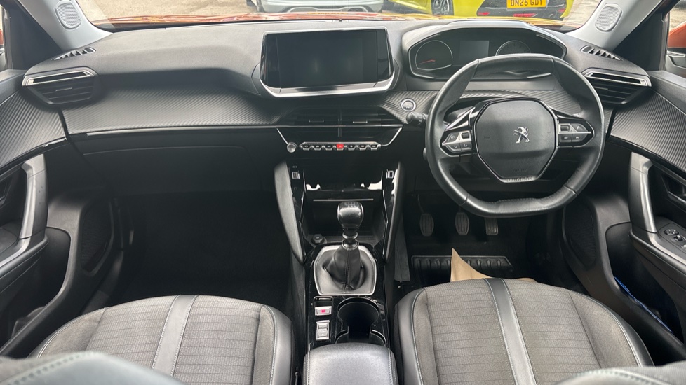 Peugeot 2008 1.2 PureTech Allure 5dr Petrol Estate - Image 10