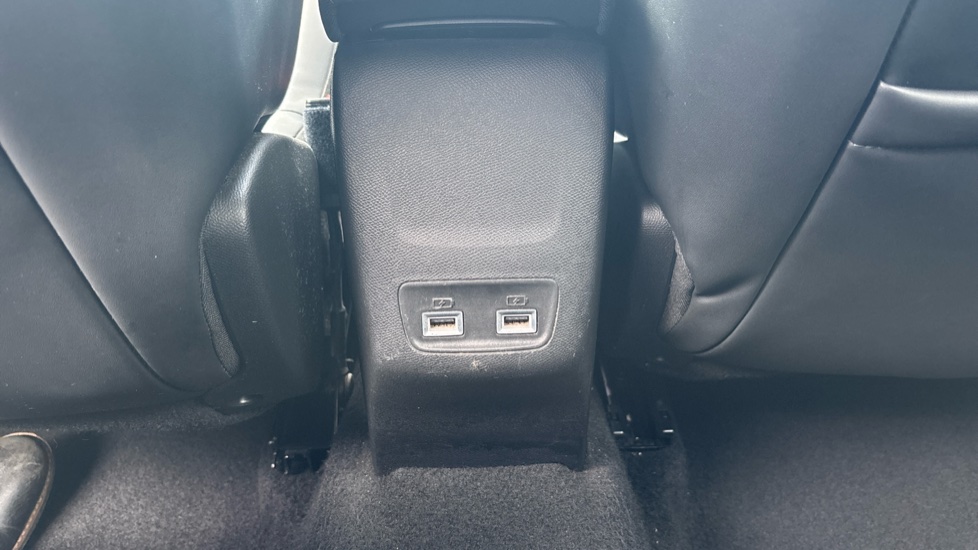 Peugeot 2008 1.2 PureTech Allure 5dr Petrol Estate - Image 26