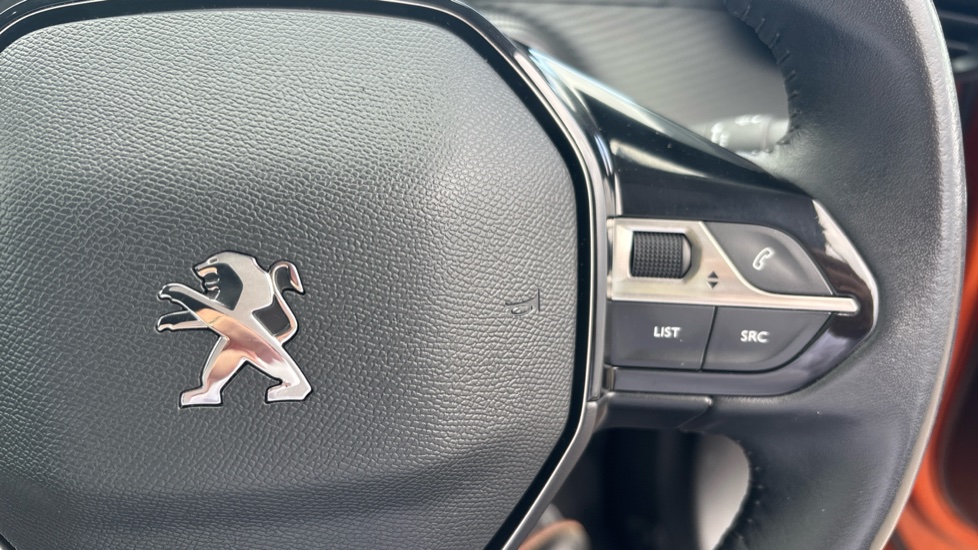 Peugeot 2008 1.2 PureTech Allure 5dr Petrol Estate - Image 31