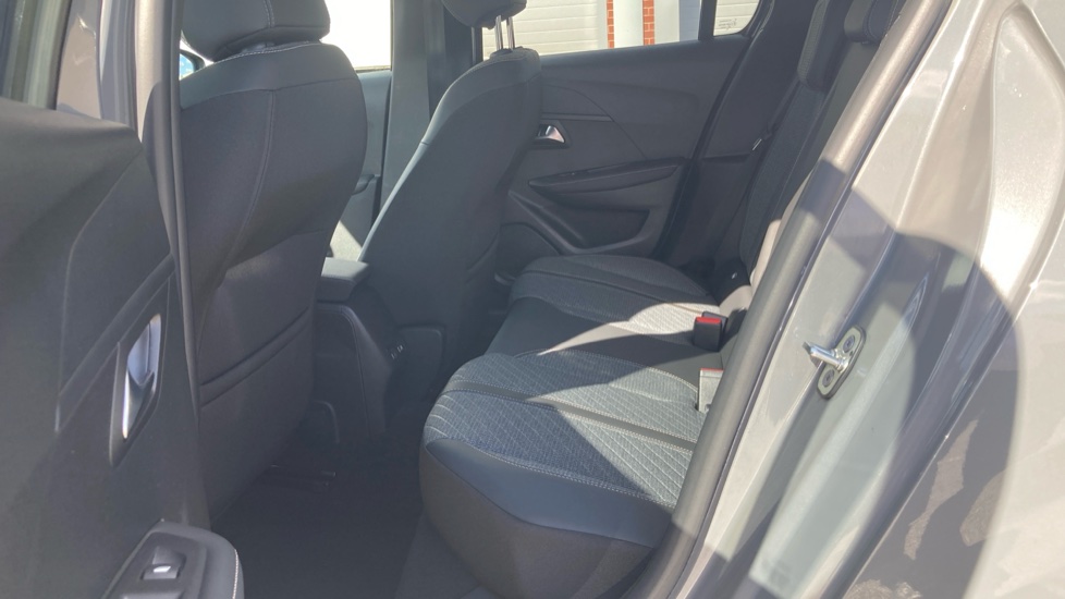 Peugeot 208 1.2 PureTech 100 Allure 5dr Petrol Hatchback - Image 16