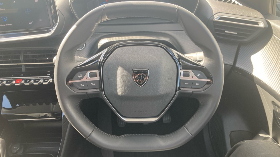 Peugeot 208 1.2 PureTech 100 Allure 5dr Petrol Hatchback - Image 21