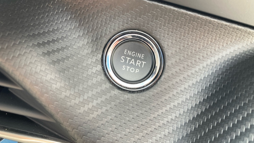 Peugeot 208 1.2 PureTech 100 Allure 5dr Petrol Hatchback - Image 30