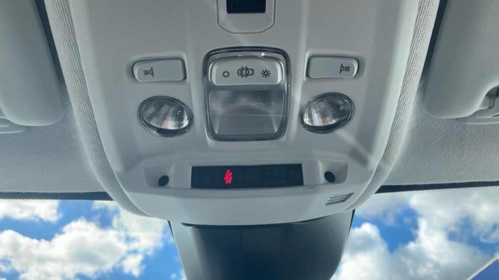 Peugeot 208 1.2 PureTech 100 Allure 5dr Petrol Hatchback - Image 36