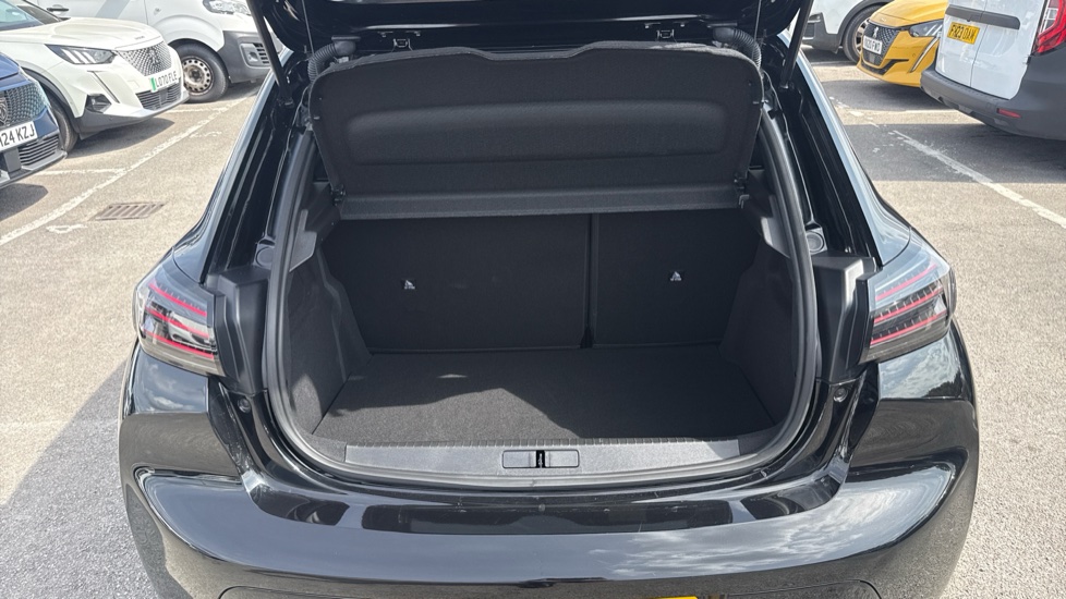Peugeot 208 1.2 Hybrid 100 GT 5dr e-DSC6 Petrol Hatchback - Image 4