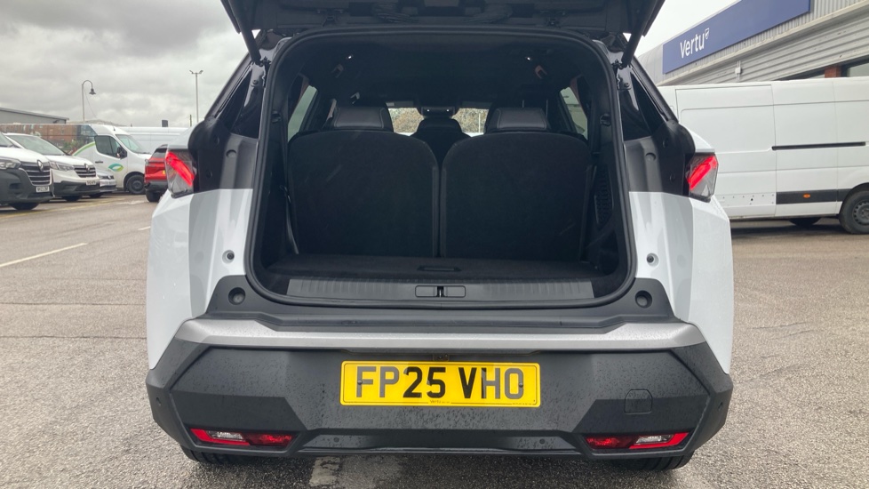 Peugeot 5008 1.2 Hybrid 136 GT 5dr e-DSC6 Petrol Estate - Image 4