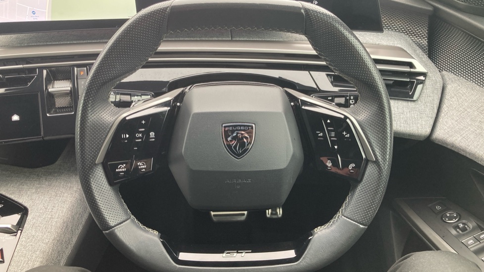 Peugeot 5008 1.2 Hybrid 136 GT 5dr e-DSC6 Petrol Estate - Image 21