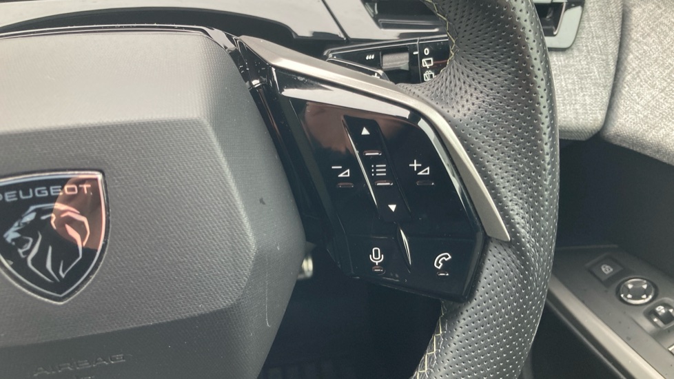 Peugeot 5008 1.2 Hybrid 136 GT 5dr e-DSC6 Petrol Estate - Image 23