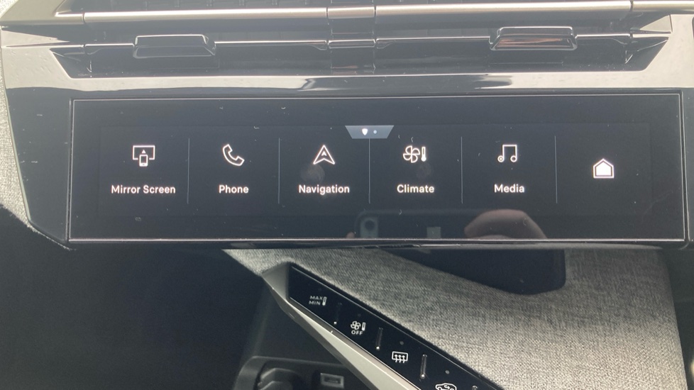 Peugeot 5008 1.2 Hybrid 136 GT 5dr e-DSC6 Petrol Estate - Image 29