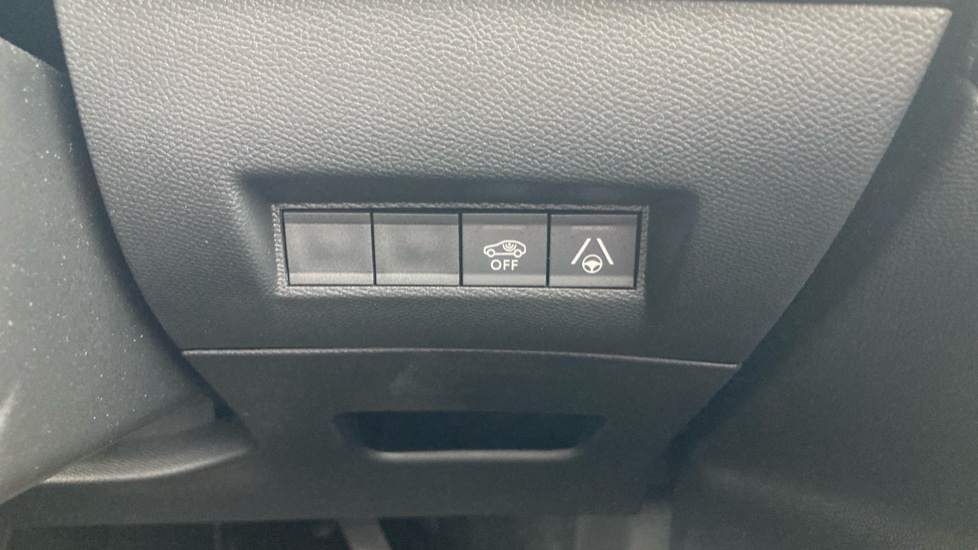 Peugeot 2008 1.2 Hybrid 145 GT Premium 5dr e-DSC6 Petrol Estate - Image 22