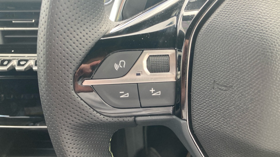 Peugeot 2008 1.2 Hybrid 145 GT Premium 5dr e-DSC6 Petrol Estate - Image 24