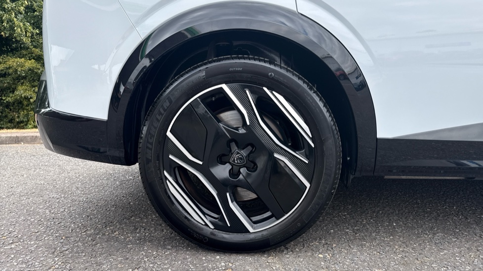 Peugeot 5008 157kW GT 73kWh 5dr Auto Electric Estate - Image 7