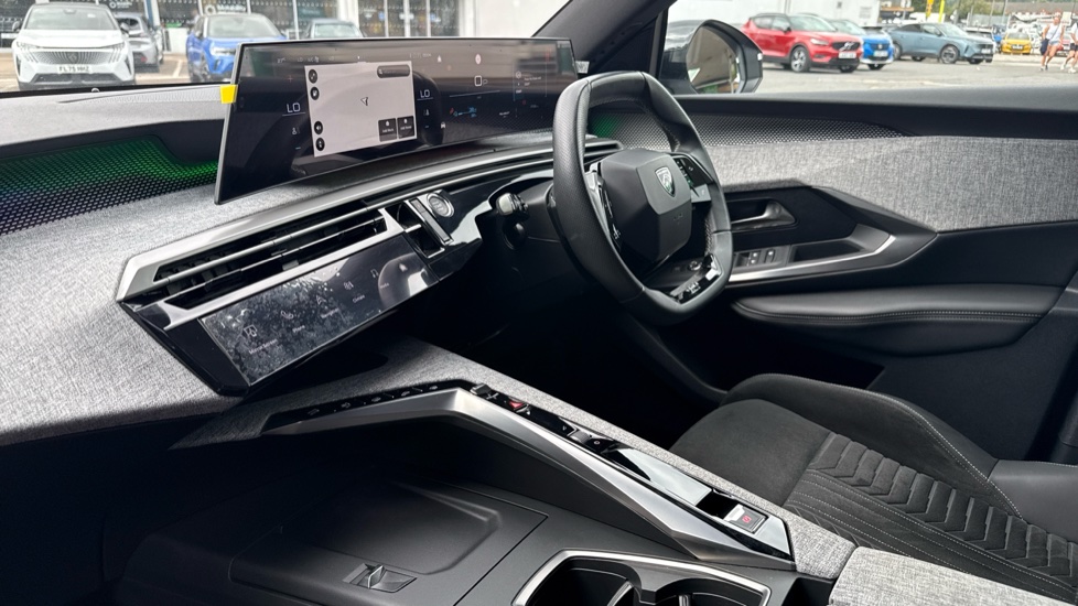 Peugeot 5008 157kW GT 73kWh 5dr Auto Electric Estate - Image 9