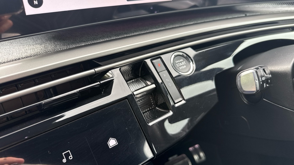 Peugeot 5008 157kW GT 73kWh 5dr Auto Electric Estate - Image 13