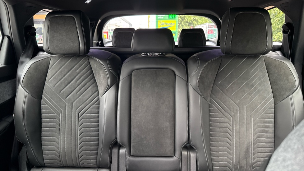Peugeot 5008 157kW GT 73kWh 5dr Auto Electric Estate - Image 15