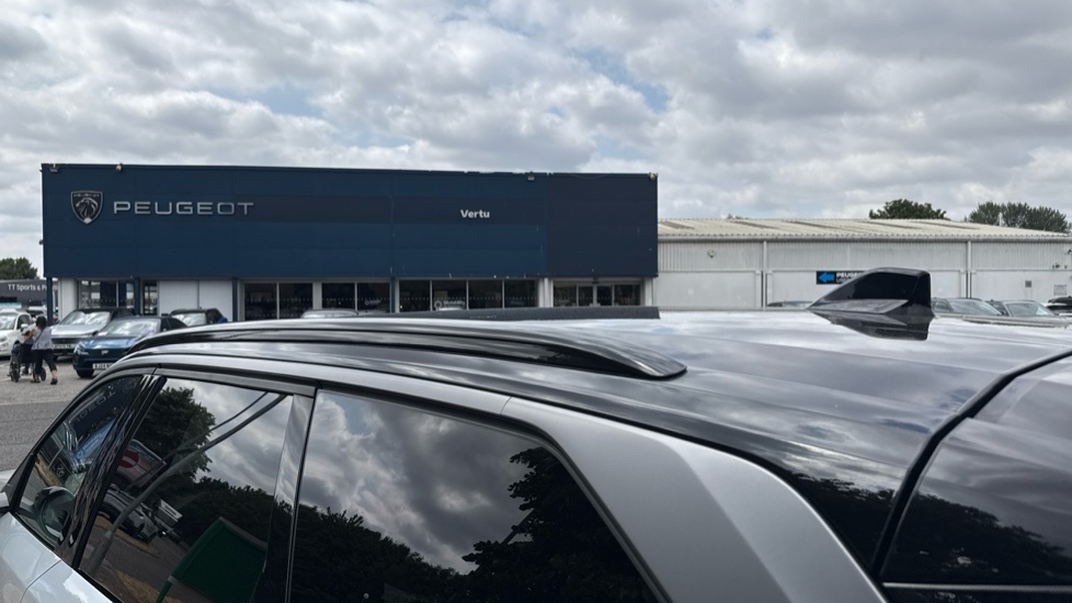 Peugeot 5008 157kW GT 73kWh 5dr Auto Electric Estate - Image 29