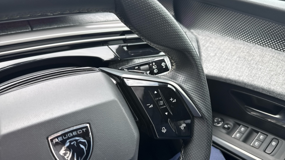 Peugeot 5008 157kW GT 73kWh 5dr Auto Electric Estate - Image 33