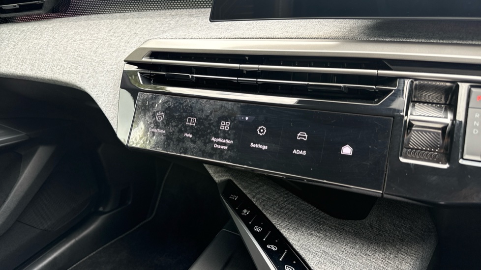 Peugeot 5008 157kW GT 73kWh 5dr Auto Electric Estate - Image 39